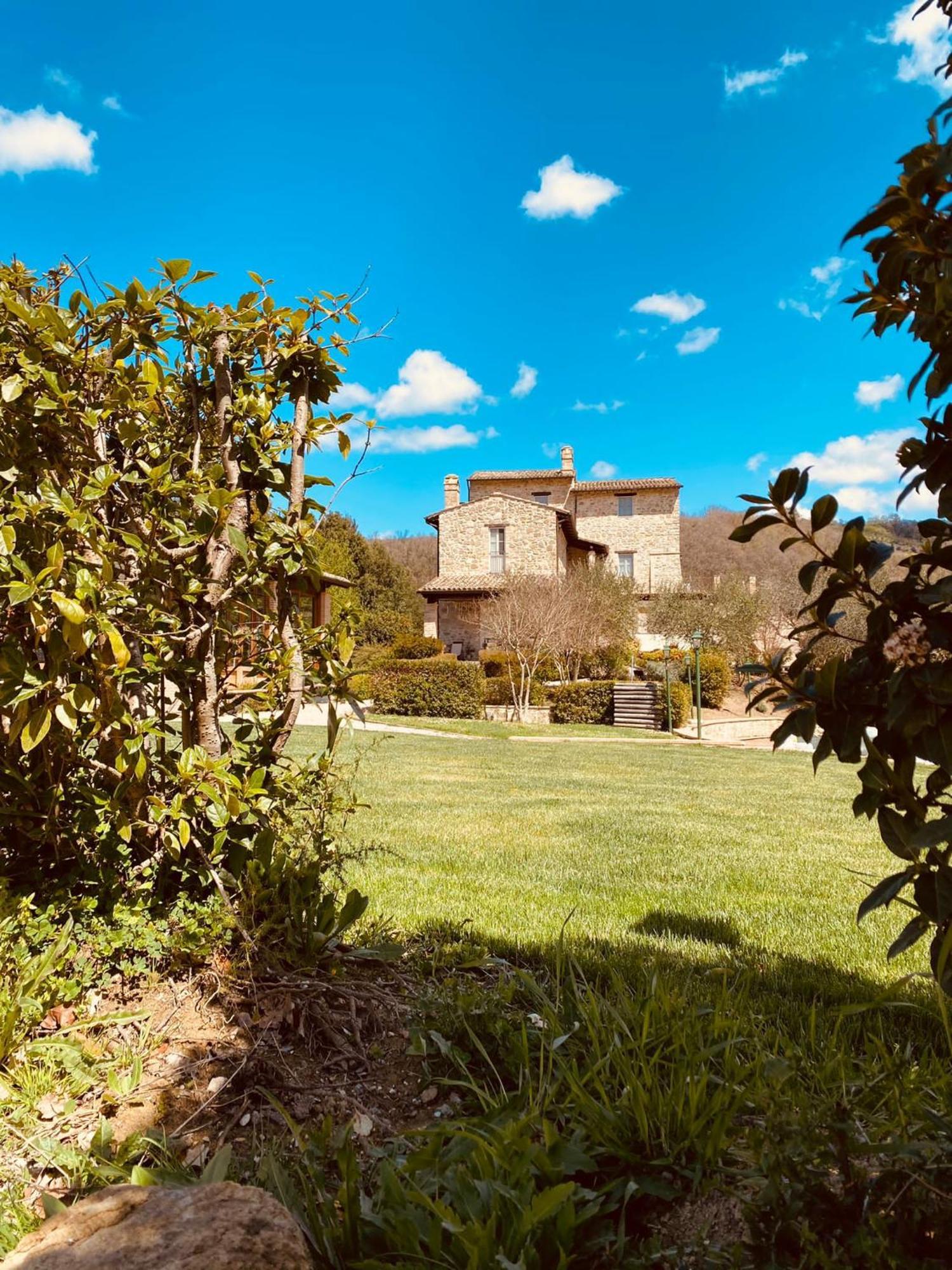 Re Artu Assisi Country Lifestyle Aparthotel Buitenkant foto
